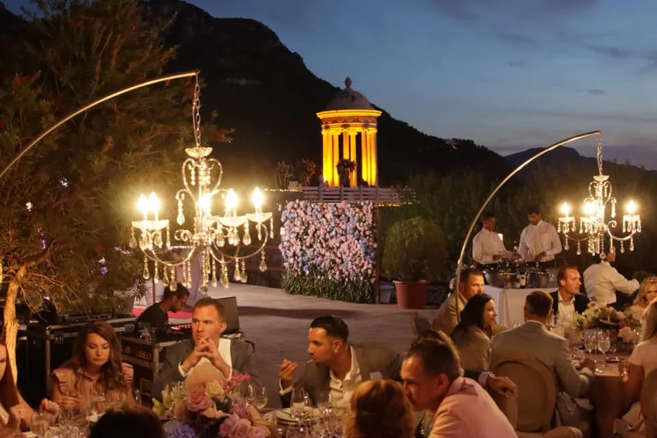 Instalación de luces de The Balearic Lighthouse