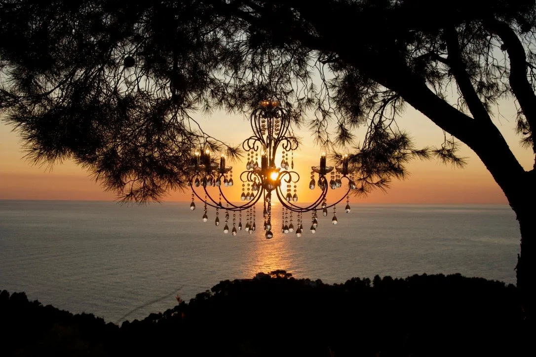 Instalación de luces de The Balearic Lighthouse