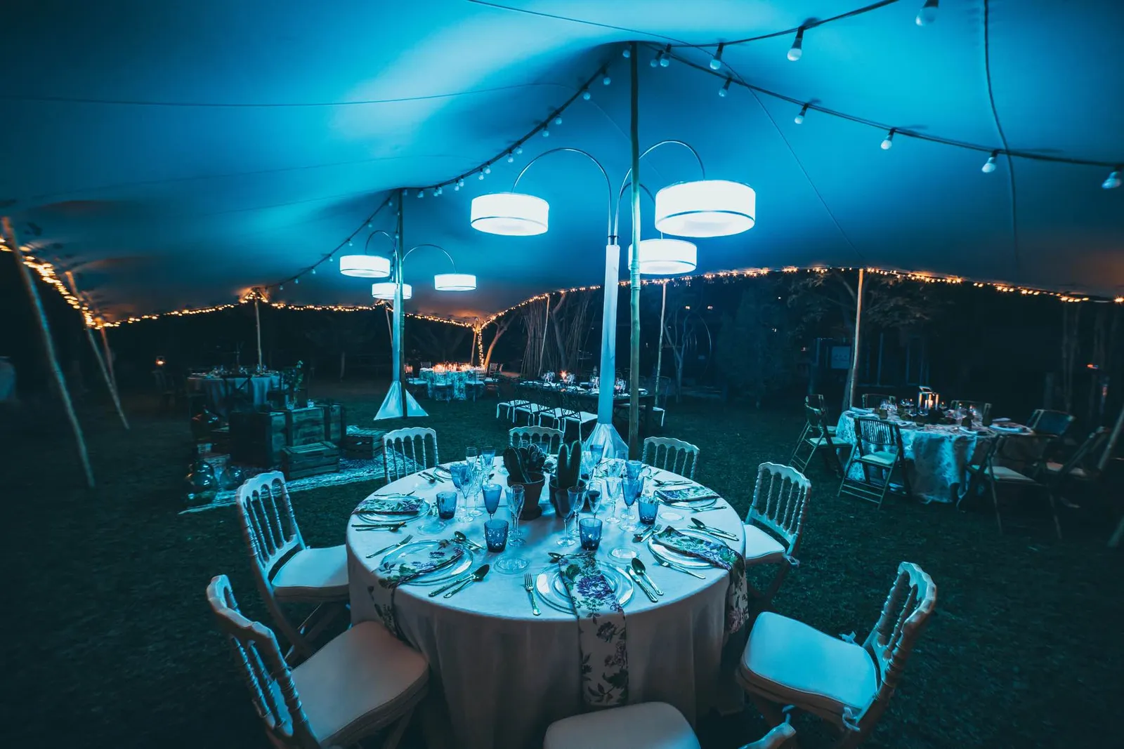 Evento de noche iluminado por The Balearic Lighthouse